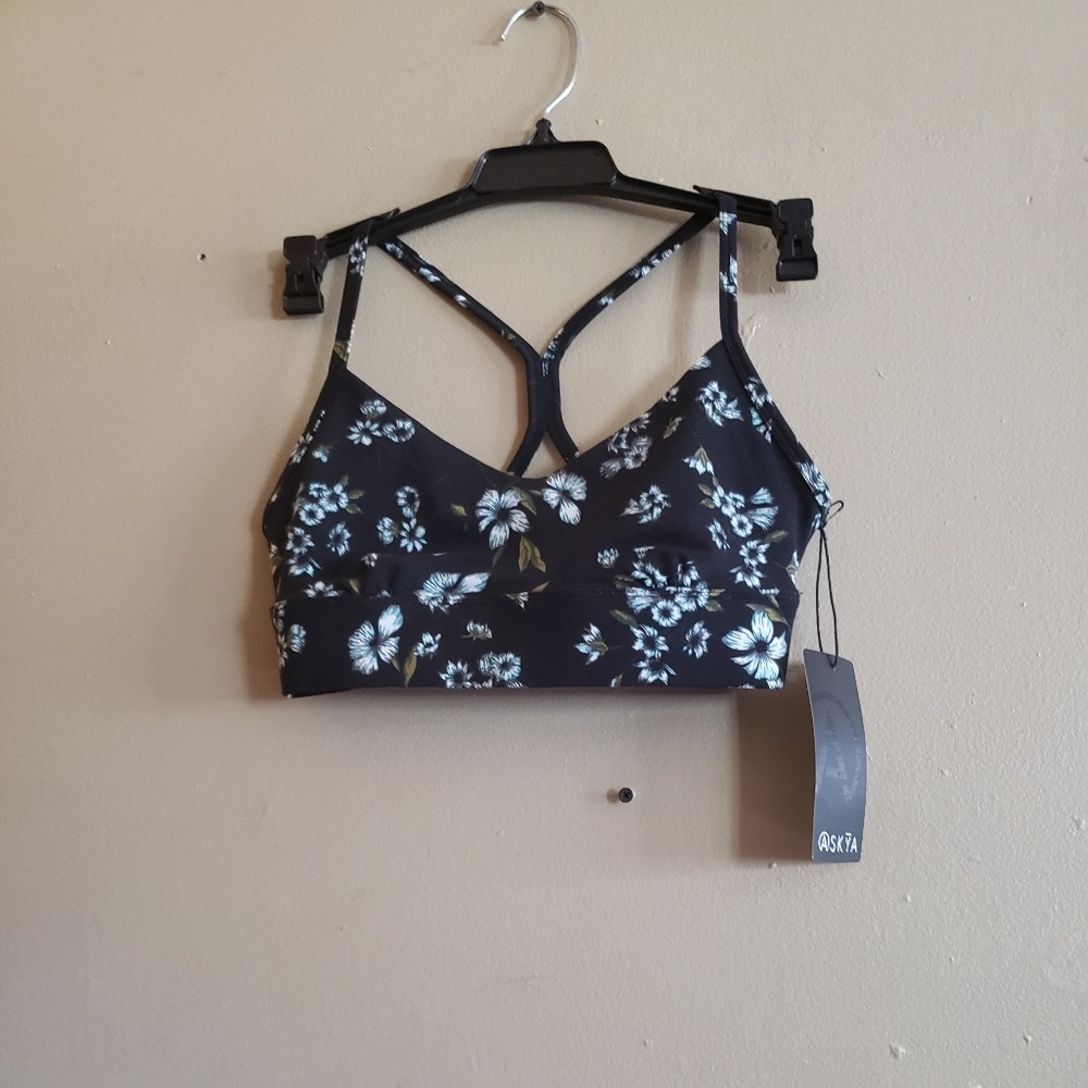 Askya top xs new with tags floral print women